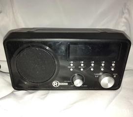 MaxSold Auction: Radio shack digital Radio 1201178 (Works)  - Walworth (New York, USA) SELLER MANAGED Downsizing Online Auction -  High Street