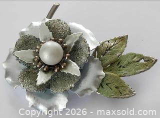 MaxSold Auction: Vintage Floral Brooch with leaves - Walworth (New York, USA) SELLER MANAGED Downsizing Online Auction -  High Street