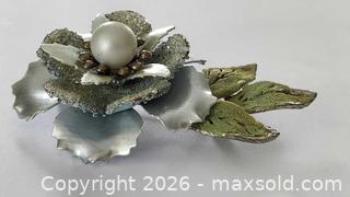 MaxSold Auction: Vintage Floral Brooch with leaves - Walworth (New York, USA) SELLER MANAGED Downsizing Online Auction -  High Street