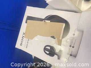 MaxSold Auction: Sony assorted headphones and headphone stand lot — 7+ pieces - Vaughan (Ontario, Canada) SELLER MANAGED Downsizing Online Auction - Confederation Parkway