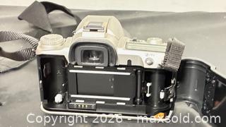 MaxSold Auction: Pentax MZ-50 SLR 35mm Film Camera 35-80mm Lens (as is)  - Newmarket (Ontario, Canada) PARTNER MANAGED Reseller Online Auction - Walter Avenue