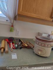 MaxSold Auction: Crock-Pot and Cooking Utensils B - Kingston (Ontario, Canada) Moving Online Auction - Sheridan Street