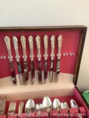 MaxSold Auction: Oneida Silverplate With Canteen A - Kingston (Ontario, Canada) Moving Online Auction - Sheridan Street