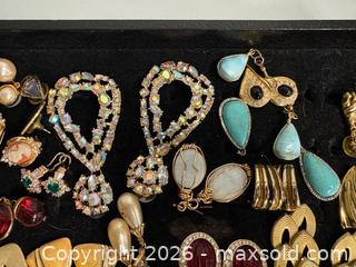 MaxSold Auction: (30+) Pairs of Costume Earrings  - Toronto (Ontario, Canada) SELLER MANAGED Reseller Online Auction - Chesswood Drive