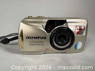 MaxSold Auction: (4) Assorted Cameras - Toronto (Ontario, Canada) SELLER MANAGED Reseller Online Auction - Chesswood Drive