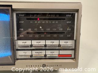 MaxSold Auction: Retro GENERAL ELECTRIC #7-7150B Portable 5” TV FM/AM Radio and Push-Button  Telephone  - Toronto (Ontario, Canada) SELLER MANAGED Reseller Online Auction - Chesswood Drive