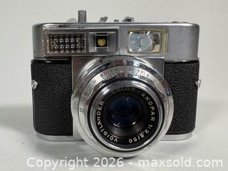 MaxSold Auction: VOIGTLÄNDER Vitomatic ll 35mm Film Camera with Leather Case and Original Manual - Toronto (Ontario, Canada) SELLER MANAGED Reseller Online Auction - Chesswood Drive