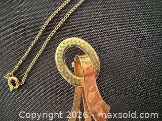 MaxSold Auction: 14K GOLD BROOCH & Gold Bracelet Chain  - Meaford (Ontario, Canada) PARTNER MANAGED Estate Sale Online Auction - Graham Street