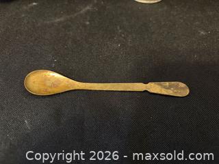 MaxSold Auction: Assortment of Brass and Copper Items - Meaford (Ontario, Canada) PARTNER MANAGED Estate Sale Online Auction - Graham Street