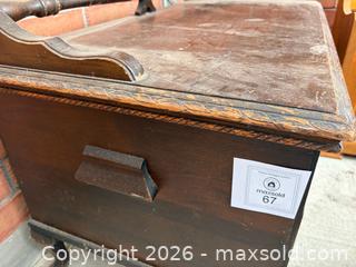 MaxSold Auction: “RED SEAL” CEDAR CHEST Made in Canada THE HONDERICH FURNITURE CO. - Meaford (Ontario, Canada) PARTNER MANAGED Estate Sale Online Auction - Graham Street