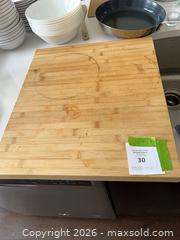 MaxSold Auction: Bamboo cutting board - Ottawa (Ontario, Canada) PARTNER MANAGED Downsizing Online Auction - Gladwin Crescent