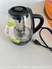 MaxSold Auction: Electric kettle - Ottawa (Ontario, Canada) PARTNER MANAGED Downsizing Online Auction - Gladwin Crescent