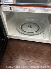 MaxSold Auction: Hamilton Beach Microwave  - Ottawa (Ontario, Canada) PARTNER MANAGED Downsizing Online Auction - Gladwin Crescent