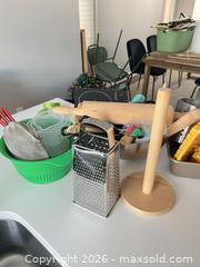 MaxSold Auction: Misc Kitchen items - Ottawa (Ontario, Canada) PARTNER MANAGED Downsizing Online Auction - Gladwin Crescent