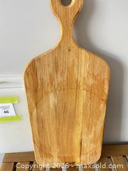 MaxSold Auction: Plastic and wooden cutting boards - Ottawa (Ontario, Canada) PARTNER MANAGED Downsizing Online Auction - Gladwin Crescent