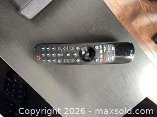 MaxSold Auction: Smart TV - Ottawa (Ontario, Canada) PARTNER MANAGED Downsizing Online Auction - Gladwin Crescent