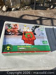 MaxSold Auction: Peanuts Snoopy Pre-Lit Christmas Yard Decoration - Peachland (British Columbia, Canada) SELLER MANAGED Downsizing Online Auction - Princeton Avenue