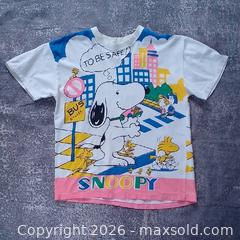 MaxSold Auction: Vintage 80s/90s Snoopy “Use The Crosswalk To Be Safe” T-Shirt – Single Stitch – USA – Medium - Toronto (Ontario, Canada) SELLER MANAGED Reseller Online Auction - Esandar Drive (STORAGE)