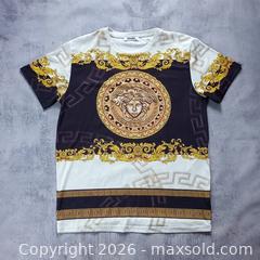 MaxSold Auction: Vintage Versace Graphic Print Rapper-Style T-Shirt – XL – White/Gold – Made in Italy - Toronto (Ontario, Canada) SELLER MANAGED Reseller Online Auction - Esandar Drive (STORAGE)