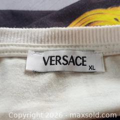MaxSold Auction: Vintage Versace Graphic Print Rapper-Style T-Shirt – XL – White/Gold – Made in Italy - Toronto (Ontario, Canada) SELLER MANAGED Reseller Online Auction - Esandar Drive (STORAGE)