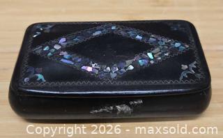 MaxSold Auction: Antique Snuff Box, Trinket Pill Limoges Boxes  - Hatboro (Pennsylvania, USA) PARTNER MANAGED Estate Sale Online Auction -  Jacksonville Road