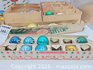 MaxSold Auction: Vintage Christmas ornaments. Tree stand  - Hatboro (Pennsylvania, USA) PARTNER MANAGED Estate Sale Online Auction -  Jacksonville Road