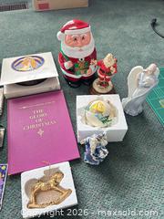 MaxSold Auction: Holiday / Christmas Decorations Lot — 16+ Assorted Pieces - Toronto (Ontario, Canada) SELLER MANAGED Estate Sale Online Auction - Widdicombe Hill