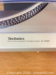 MaxSold Auction: Technics SL-D202 Turntable / Record Player, Silver - Toronto (Ontario, Canada) SELLER MANAGED Estate Sale Online Auction - Widdicombe Hill
