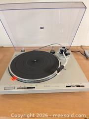 MaxSold Auction: Technics SL-D202 Turntable / Record Player, Silver - Toronto (Ontario, Canada) SELLER MANAGED Estate Sale Online Auction - Widdicombe Hill