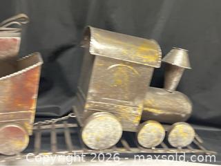 MaxSold Auction: Gerson International 34-in Figurine Metal Train Christmas Collectible - Campbell (California, USA) SELLER MANAGED Downsizing Online Auction - Dell Avenue