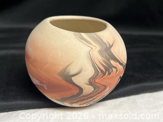 MaxSold Auction: Nemadji Pottery Vase – Marbled Swirl Design – 3.5" American art pottery - Campbell (California, USA) SELLER MANAGED Downsizing Online Auction - Dell Avenue