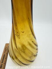 MaxSold Auction: Swirl Art Glass Vase - Bremerton (Washington, USA) SELLER MANAGED Estate Sale Online Auction - Burwell