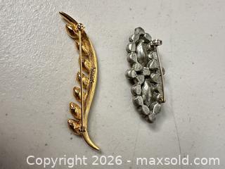 MaxSold Auction: Monet Two-Tone Gold & Silver Tone Brooch, 2–3 in - San Jose (California, USA) SELLER MANAGED Downsizing Online Auction - East Humboldt Street