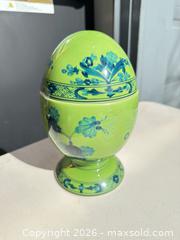 MaxSold Auction: Richard Ginori Green Porcelain Floral Vase - San Jose (California, USA) SELLER MANAGED Downsizing Online Auction - East Humboldt Street