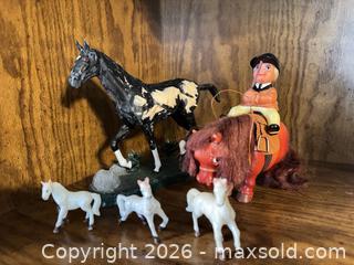 MaxSold Auction: Aurora Plastics Vintage 1960s Horse & Foal Figurine Set - Wake Forest (North Carolina, USA) PARTNER MANAGED Downsizing Online Auction - Wait Avenue