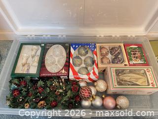 MaxSold Auction: Lot of Christmas Tree Ornaments, Traditional Victorian Modern - Wake Forest (North Carolina, USA) PARTNER MANAGED Downsizing Online Auction - Wait Avenue