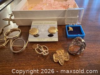 MaxSold Auction: Pink Bead Necklace with Opalescent Teardrop and Matching Brooch/Pin - Wake Forest (North Carolina, USA) PARTNER MANAGED Downsizing Online Auction - Wait Avenue