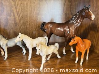 MaxSold Auction: Porcelain Horse Figurines — Lot of 8 - Wake Forest (North Carolina, USA) PARTNER MANAGED Downsizing Online Auction - Wait Avenue