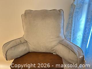 MaxSold Auction: Therapedic Oversized Bed Rest Pillow, Beige - Wake Forest (North Carolina, USA) PARTNER MANAGED Downsizing Online Auction - Wait Avenue