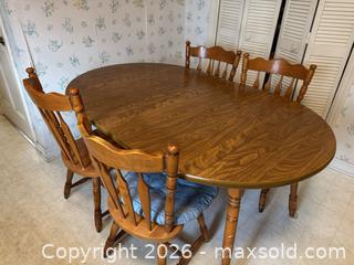 MaxSold Auction: Traditional Oval kitchen Table with 4 Chairs - Wake Forest (North Carolina, USA) PARTNER MANAGED Downsizing Online Auction - Wait Avenue