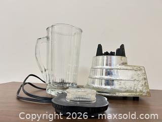 MaxSold Auction: Waring Countertop Blender Model 1129 (vintage) - Wake Forest (North Carolina, USA) PARTNER MANAGED Downsizing Online Auction - Wait Avenue