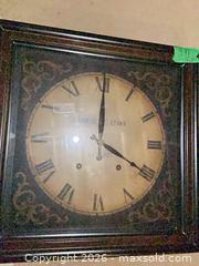 MaxSold Auction: Bombay Traditional Dark Brown 24 x 24 in Wall Clock - Ajax (Ontario, Canada) PARTNER MANAGED Downsizing Online Auction - Grainger Crescent