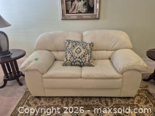 MaxSold Auction: Good Quality and Comfortable Off-White Leather 2 Seater Love Set (Lot 2 of 2) - Ajax (Ontario, Canada) PARTNER MANAGED Downsizing Online Auction - Grainger Crescent