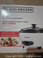 MaxSold Auction: New Black and Decker Rice Cooker - Ajax (Ontario, Canada) PARTNER MANAGED Downsizing Online Auction - Grainger Crescent