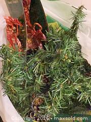 MaxSold Auction: Red and Green Christmas Garland with Ribbons and Bows - Ajax (Ontario, Canada) PARTNER MANAGED Downsizing Online Auction - Grainger Crescent