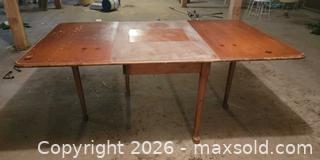 MaxSold Auction: Vintage American Traditional Pine Drop Leaf Table by Drexel - East Cocalico Township (Pennsylvania, USA) SELLER MANAGED Downsizing Online Auction - Stevens Road