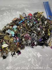 MaxSold Auction: Large Tangled Mixed Costume Jewelry Lot – 331g – Repair / Craft - Vancouver (British Columbia, Canada) SELLER MANAGED Reseller Online Auction - East 7th Avenue (STORAGE)