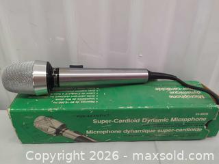 MaxSold Auction: Lot of 6 Vintage Dynamic Microphones — Realistic 670, Realistic 33-992, UHER, Unbranded  - Toronto (Ontario, Canada) SELLER MANAGED Downsizing Online Auction - Dupont Street (STORAGE)