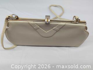 MaxSold Auction: Vintage Handbag, Shoulder Bag, and Clutch  - Toronto (Ontario, Canada) SELLER MANAGED Downsizing Online Auction - Dupont Street (STORAGE)