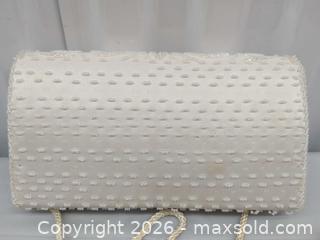 MaxSold Auction: Vintage, Ivory Beaded Clutch Purse with Gloves - Toronto (Ontario, Canada) SELLER MANAGED Downsizing Online Auction - Dupont Street (STORAGE)
